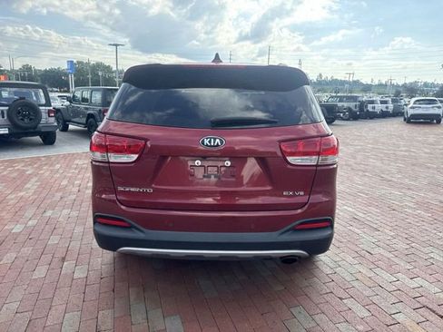 Used 2017 Kia Sorento EX FWD image 13