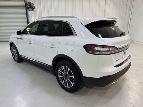 Used 2023 Lincoln Nautilus AWD w/ Premium Package image 25
