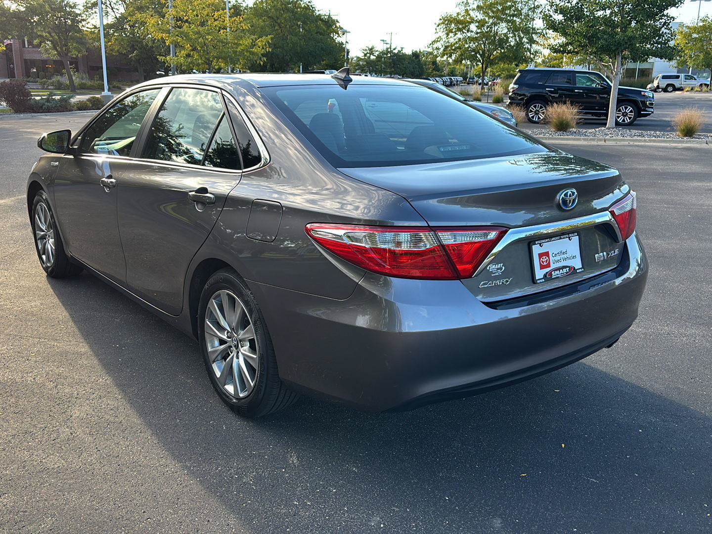 Used 2017 Toyota Camry XLE w/ Moonroof Package FWD image 14