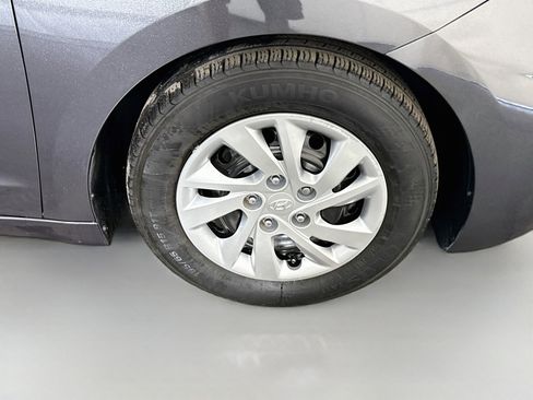 Used 2020 Hyundai Elantra SE w/ Cargo Package (C1) FWD image 31