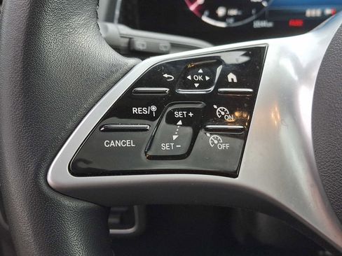 Used 2025 Mercedes-Benz GLB 250 4MATIC image 17