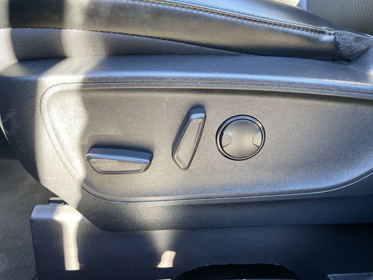 Used 2025 Ford Escape ST-Line Select AWD/4WD image 15