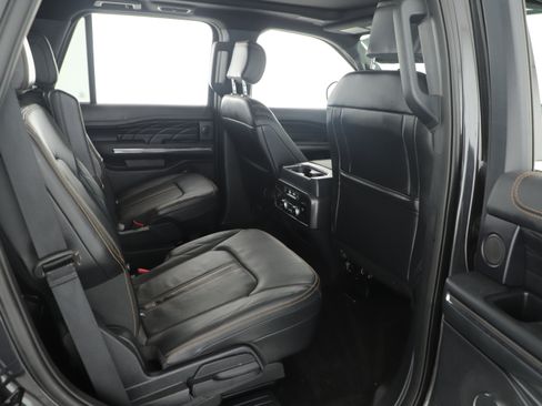 Used 2023 Ford Expedition Platinum image 19