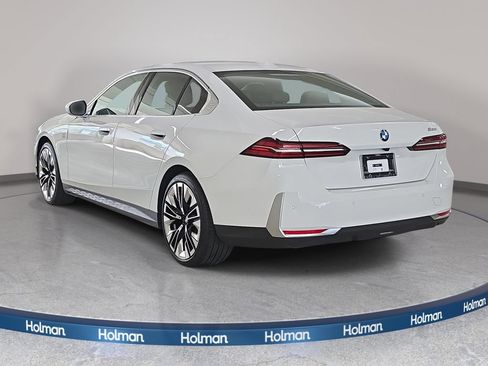 Used 2026 BMW 530i RWD image 9