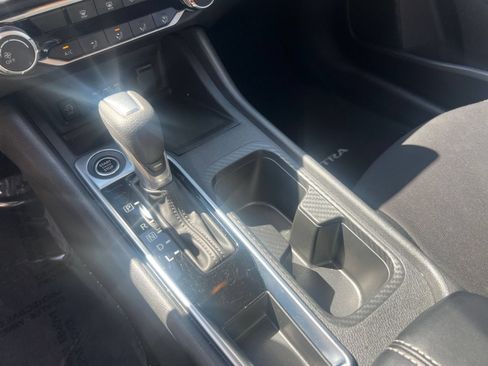 Used 2025 Nissan Sentra SV FWD image 36
