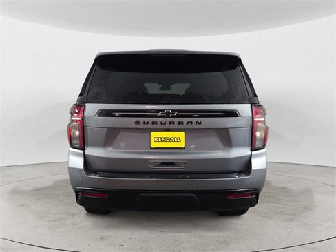 Used 2024 Chevrolet Suburban Z71 w/ Luxury Package image 4