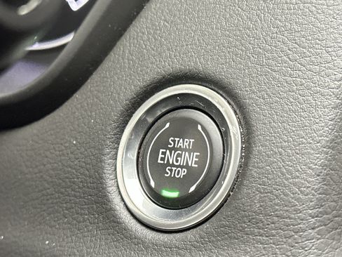 Used 2023 Cadillac XT4 Premium Luxury image 31