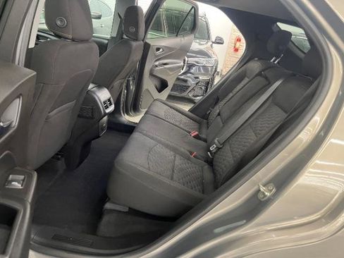 Used 2018 Chevrolet Equinox LT FWD image 29