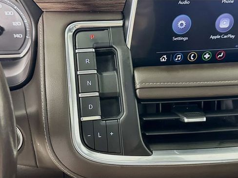 Used 2021 Chevrolet Tahoe LT w/ LT Signature Package image 19