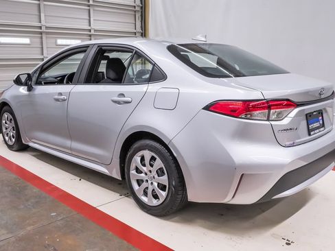 Used 2020 Toyota Corolla LE FWD image 8