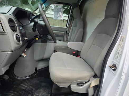 Used 2017 Ford E-450 and Econoline 450 Super Duty w/ Power Windows & Locks Group image 31