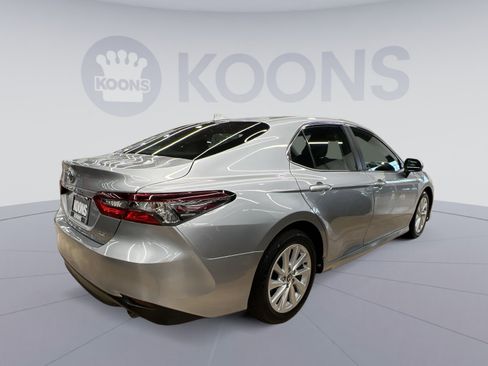 Used 2024 Toyota Camry LE image 4
