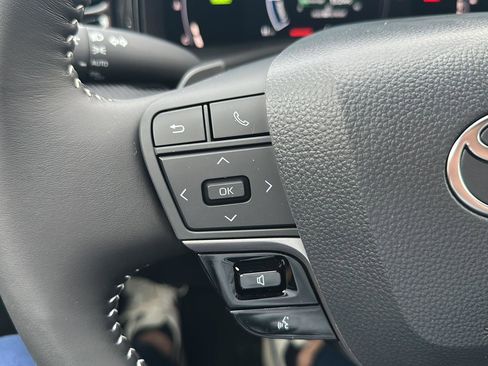 Used 2026 Toyota Camry SE image 30