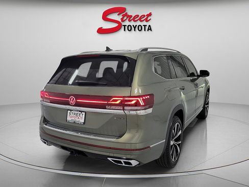 Used 2026 Volkswagen Atlas SEL Premium R-Line AWD/4WD image 4
