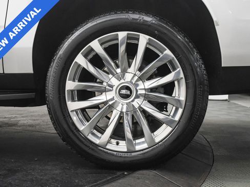 Used 2022 Cadillac Escalade ESV Premium Luxury image 35