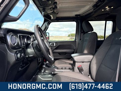 Used 2023 Jeep Gladiator Overland image 10