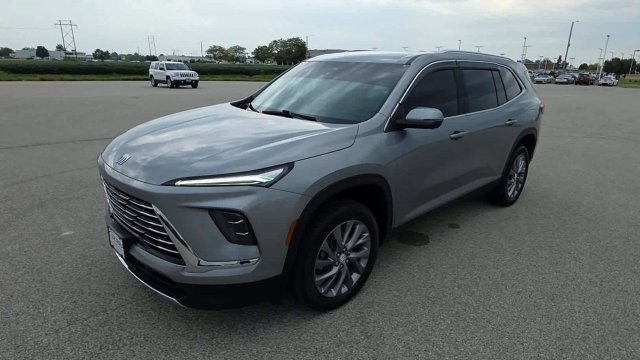 Used 2025 Buick Enclave Preferred FWD image 5