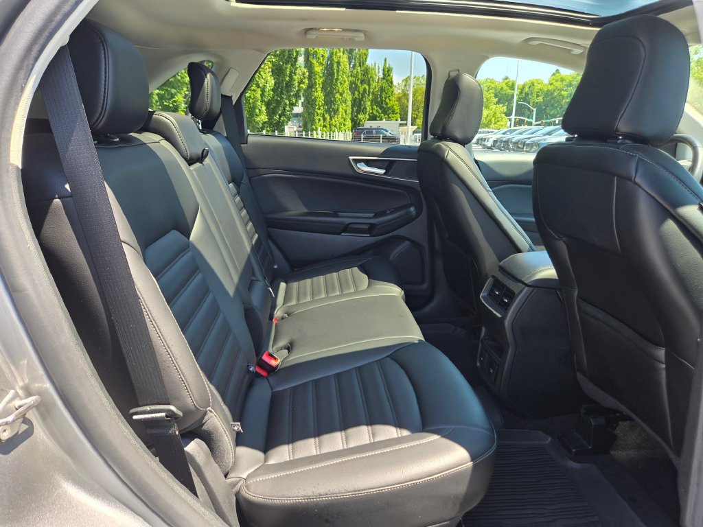 Used 2020 Ford Edge SEL w/ Convenience Package AWD/4WD image 12