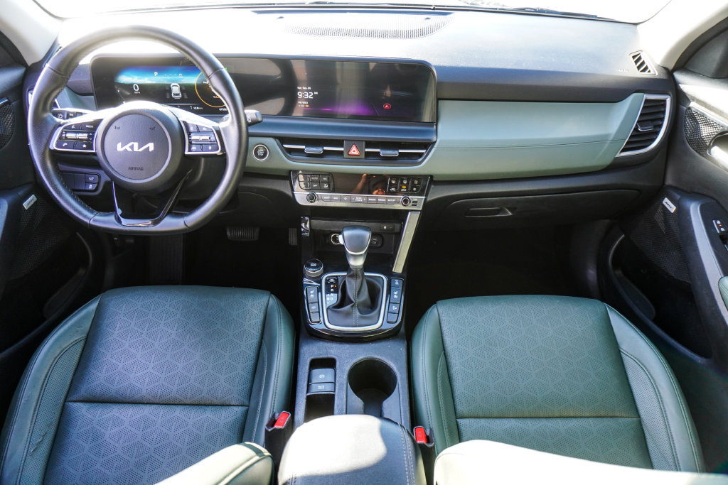 Used 2024 Kia Seltos SX w/ SX Sunroof Package AWD/4WD image 13