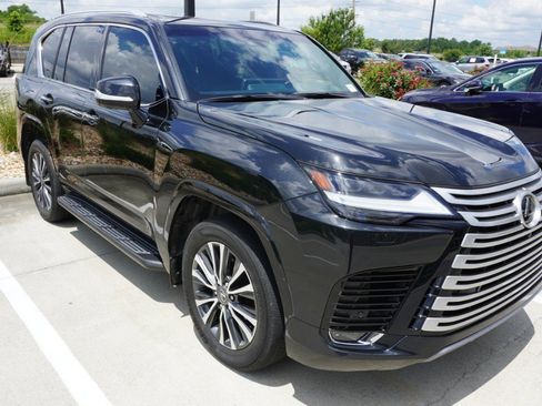 Used 2024 Lexus LX 600 4WD w/ Interior Upgrade Package image 3