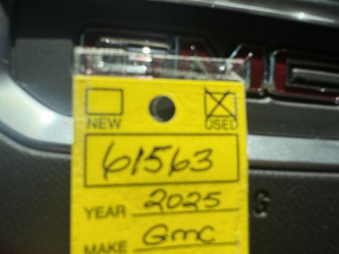 Used 2025 GMC Canyon AT4 w/ AT4X Package image 21