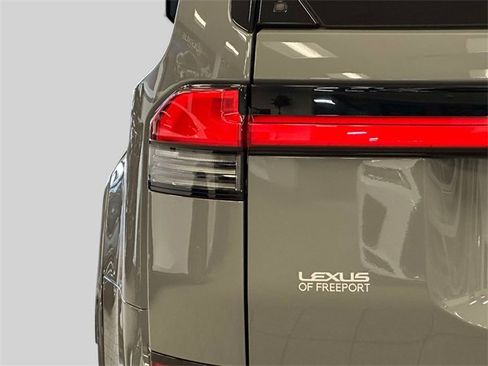Used 2024 Lexus GX 550 image 13