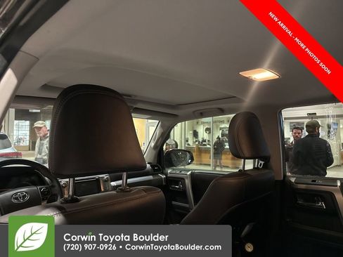 Used 2018 Toyota 4Runner SR5 Premium image 13