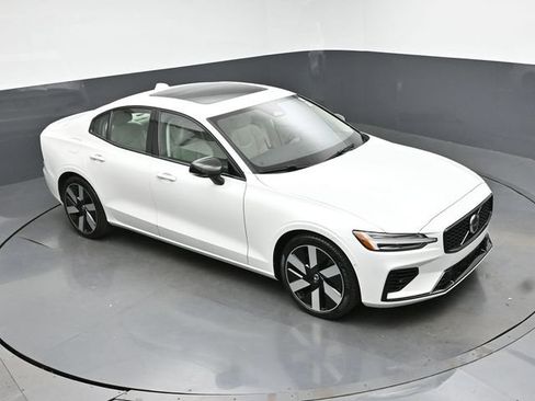 Used 2024 Volvo S60 T8 Plus w/ Protection Package Premier AWD/4WD image 38
