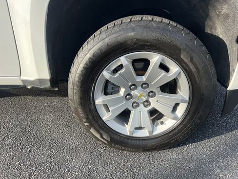 Used 2022 Chevrolet Colorado LT w/ Fleet Safety Package image 11