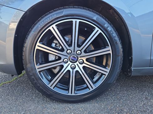 Used 2017 Volvo S60 T5 Inscription image 33