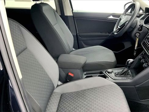 Used 2018 Volkswagen Tiguan S image 7