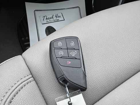 Used 2025 Chevrolet Silverado 1500 LT w/ Leather Package image 19