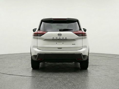 Used 2025 Nissan Rogue SV image 7