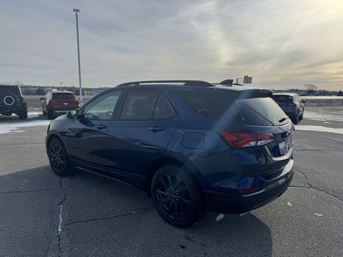 Used 2022 Chevrolet Equinox RS w/ Infotainment Package image 6