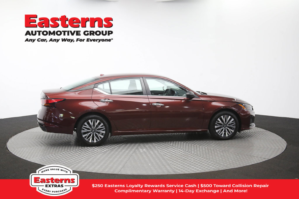 Used 2024 Nissan Altima 2.5 SV FWD image 47