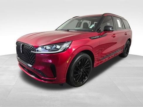 Used 2025 Lincoln Aviator Reserve w/ Equipment Group 201A image 3