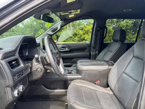 Used 2023 GMC Yukon XL SLT w/ SLT Luxury Package RWD image 11