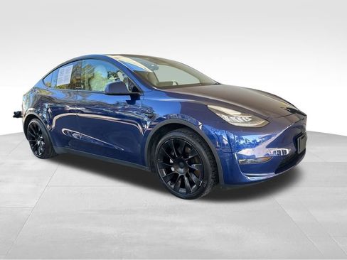 Used 2021 Tesla Model Y Long Range image 2