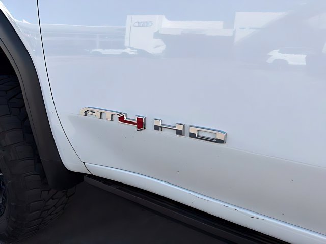 Used 2024 GMC Sierra 3500 AT4 w/ Technology Package AWD/4WD image 23