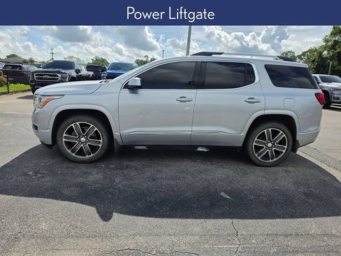Used 2018 GMC Acadia Denali w/ Technology Package FWD image 10