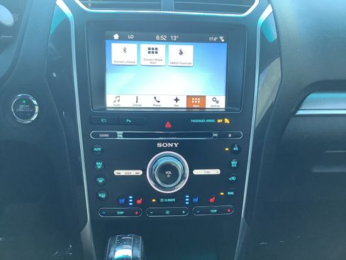 Used 2017 Ford Explorer Sport AWD/4WD image 25