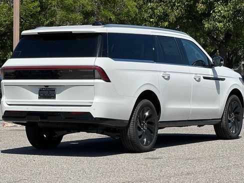New 2026 Lincoln Navigator L Black Label AWD/4WD image 4