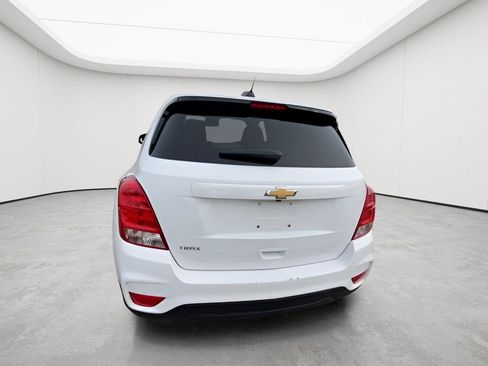 Used 2021 Chevrolet Trax LS w/ Tint and Cruise Package FWD image 11