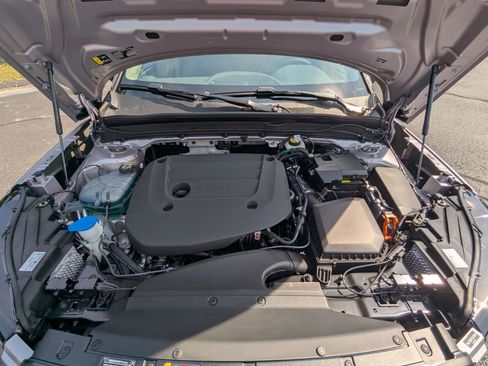 New 2026 Volvo XC40 B5 Plus w/ Climate Package image 25