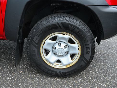 Used 2014 Toyota Tacoma 4x4 Regular Cab image 15