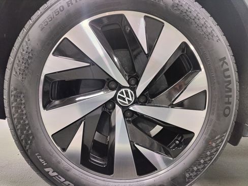 Certified 2023 Volkswagen ID.4 Pro image 23