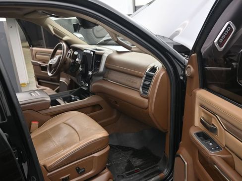 Used 2022 RAM 3500 Limited AWD/4WD image 17