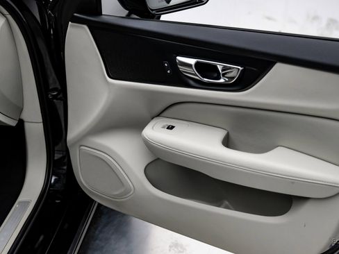 Used 2020 Volvo V60 T5 Momentum w/ Protection Package Premier image 74