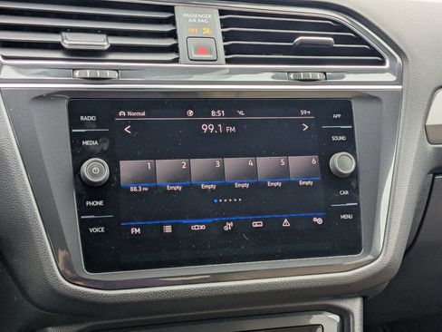 Used 2022 Volkswagen Tiguan SE R-Line image 22