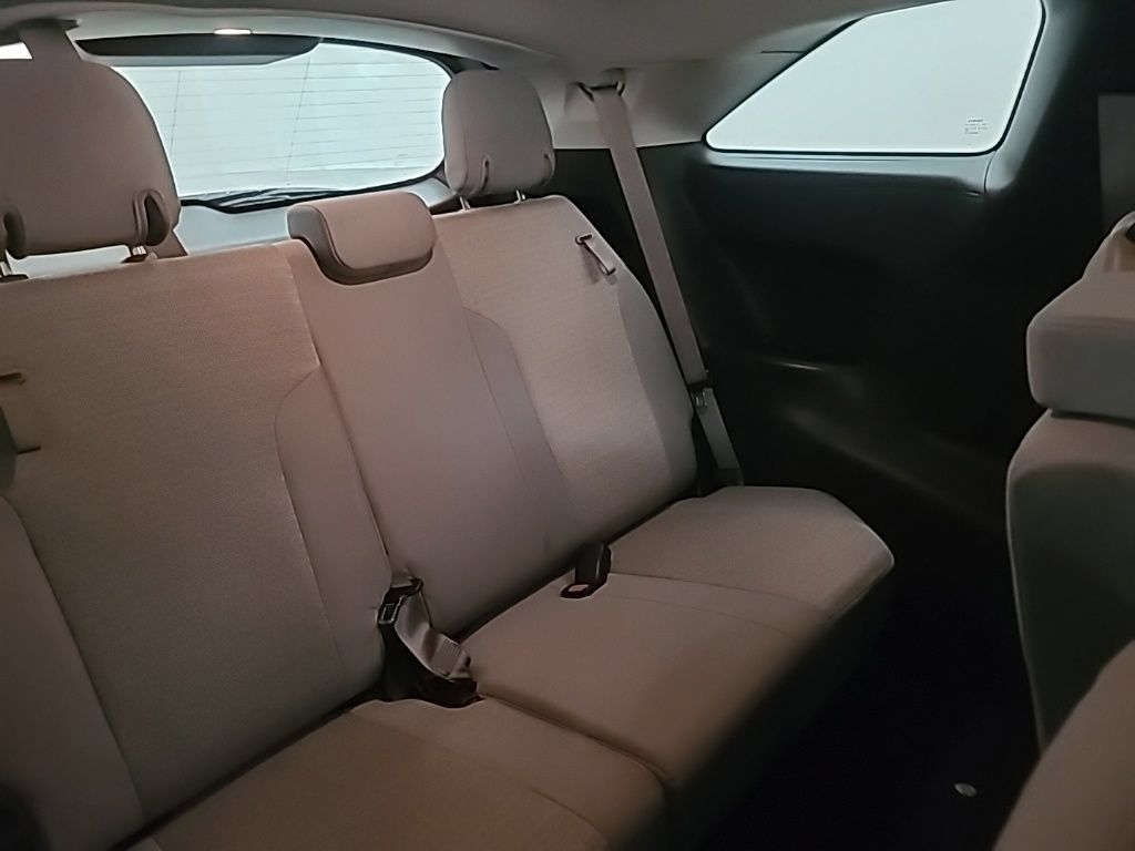 Used 2025 Toyota Sienna LE FWD image 19